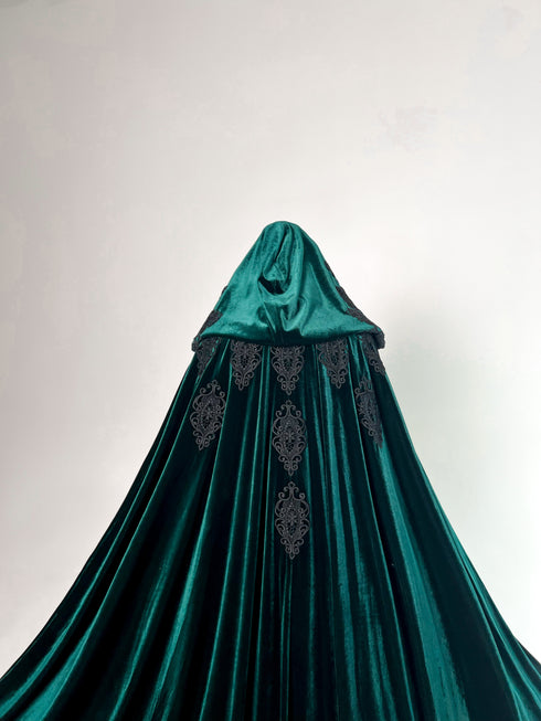 Green cape with lining
