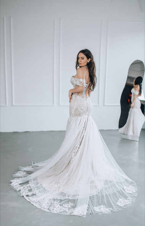 Bridal gown, Mermaid wedding dress