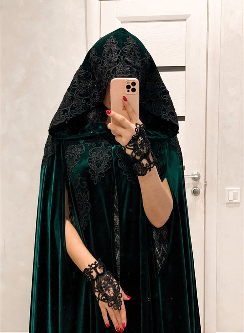 Green cape black lace