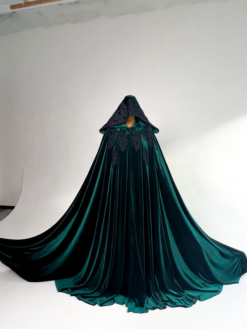 Green cape with lining
