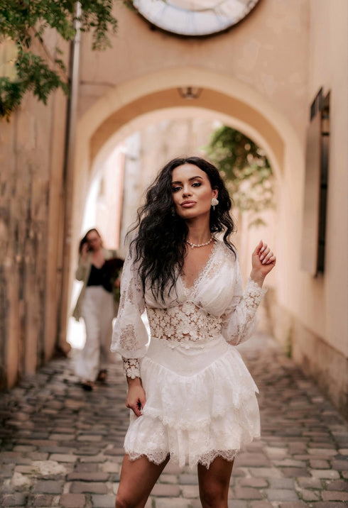 Dress with sleeves