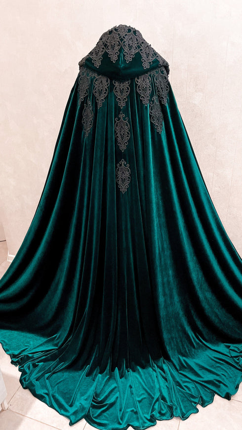 Green cape black lace